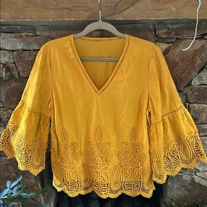 Lacy Embroidered Gold Women's Tunic Top Size Medium/Large; Excellent Condition!
